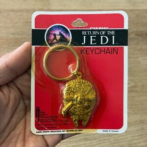 Vintage 1983 Star Wars Return of the Jedi Gold Tone Millennium Falcon keychain